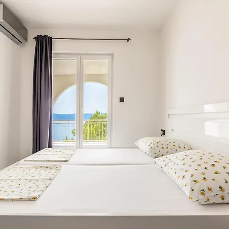 Apartment Seaside Ivana Marusici (Split-Dalmatia)